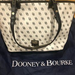 DOONEY & BURKE PURSE