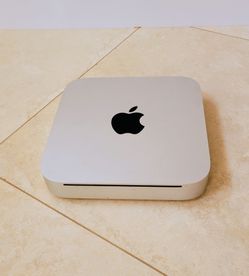 Apple Mac mini Computer w/MacOS High Sierra , SSD Hard Drive ( Solid State) , HDMI, DP- Great Condition.