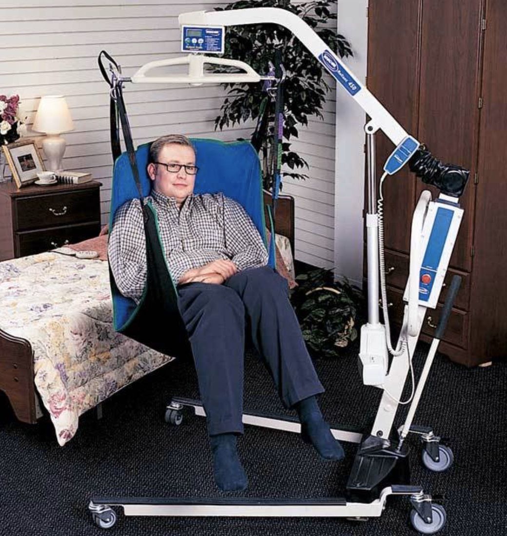 Invacare 450 Reliant Electric Hoyer Lift for Sale in Boynton Beach, FL