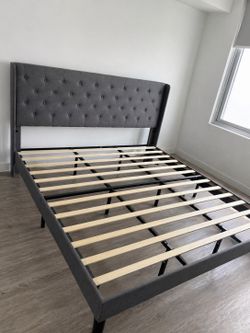 King Size Bed Frame – Like New 🔥
