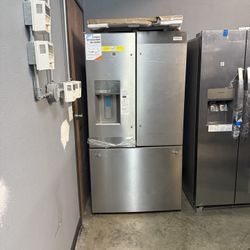 Frigidaire Gallery - 3-Door French Door Refrigerator With Water Dispenser And Icemaker 