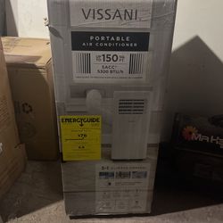 Standup Vissani Air  conditioning brand new 5300 BTU