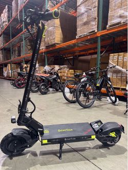 Dual-motor electric scooter