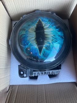 Jeep JL headlights (factory)