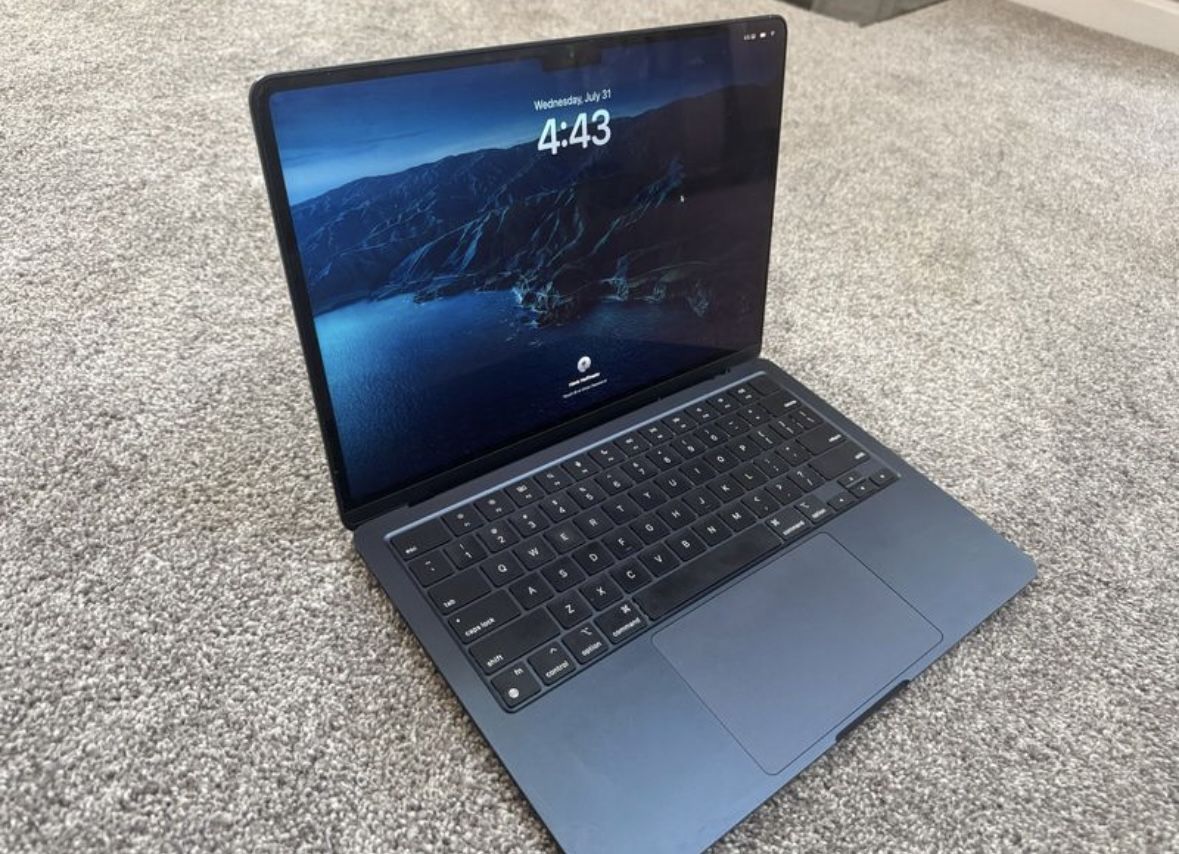 Space Grey Apple MacBook Air M2