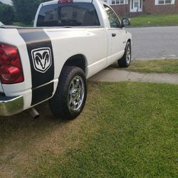 Dodge Ram 1500 flex fuel v8 Low Miles!!!