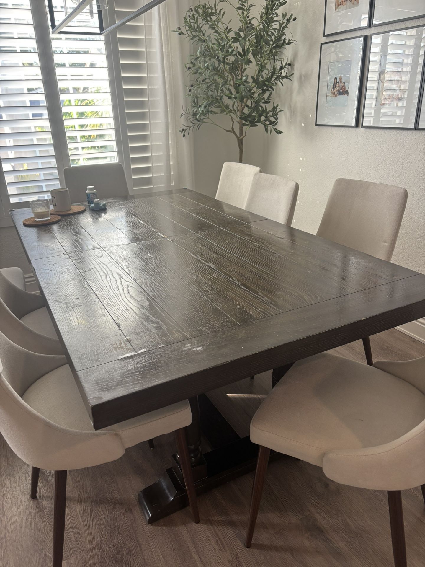 Dining Table-Oak. 