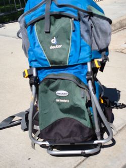Hiking child carrier