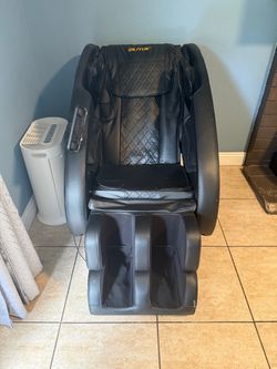 BILITOK Black Full Body Massage Chair