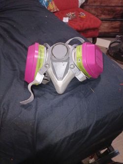 Respiratory face mask