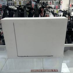 Macbook Air 13” M3 8GB/256GB! Finance For $50 Down Payment!!!