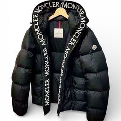 Moncler Montcla Puffer Jacket 