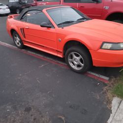 2004 Ford Mustang