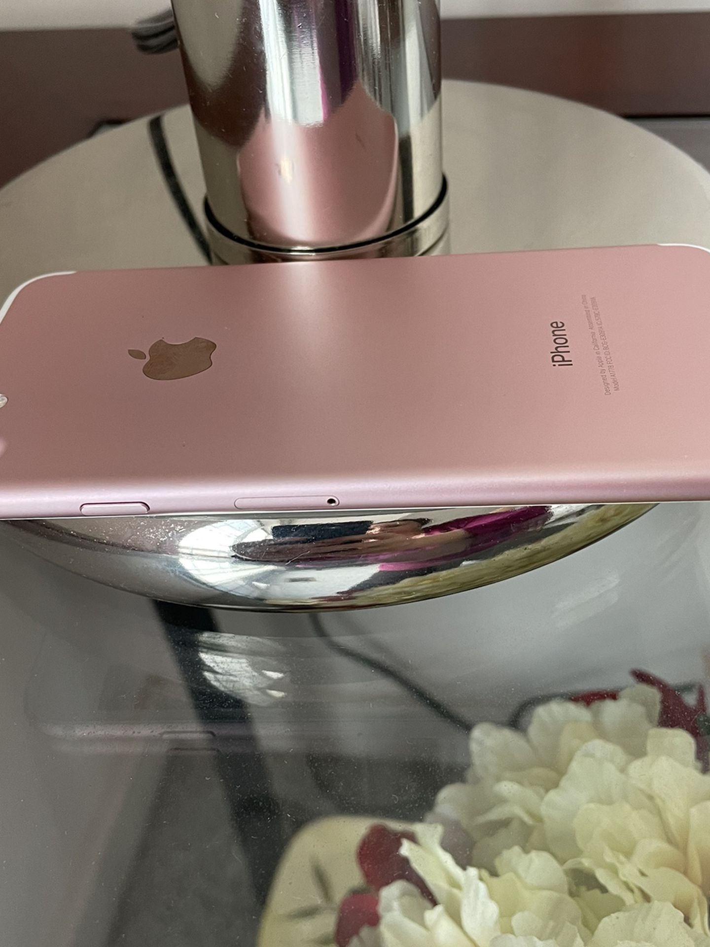 Like New iPhone 7 Rose Gold ,32GB