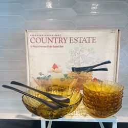Vintage anchor hocking Country Estate honey gold glass 9 piece salad set. Gorgeous textured Sunflower shaped  bowls .  One 10” large salad bowl, six 6