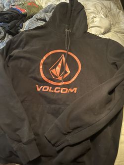 Men’s Shirts & Sweatshirts Make An Offer On Any That You Would Like 