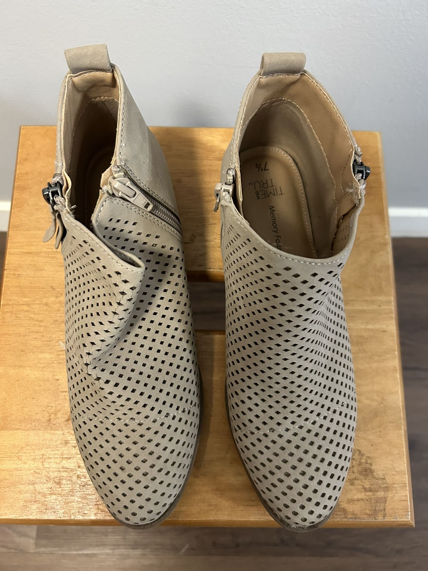 Size 7 1/2 Women’s Booties