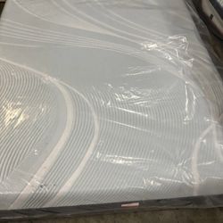 Full Tempurpedic Proadapt 2.0 Medium Hybrid Mattress-new in The Sealed Bag