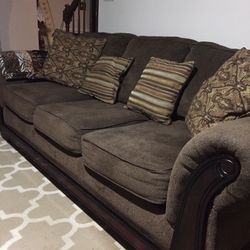 Sofa Brown With 4 Cousion