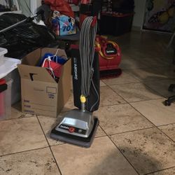 Sanitaire Industrial Vaccum