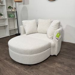 Cute Oversized Chair Loveseat! Delivery Available!