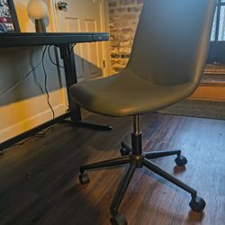 POWER SIT AND STAND DESK & LEATHER CHAIR 