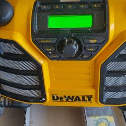 DeWalt Work Site Radio Charger And Power Supply 