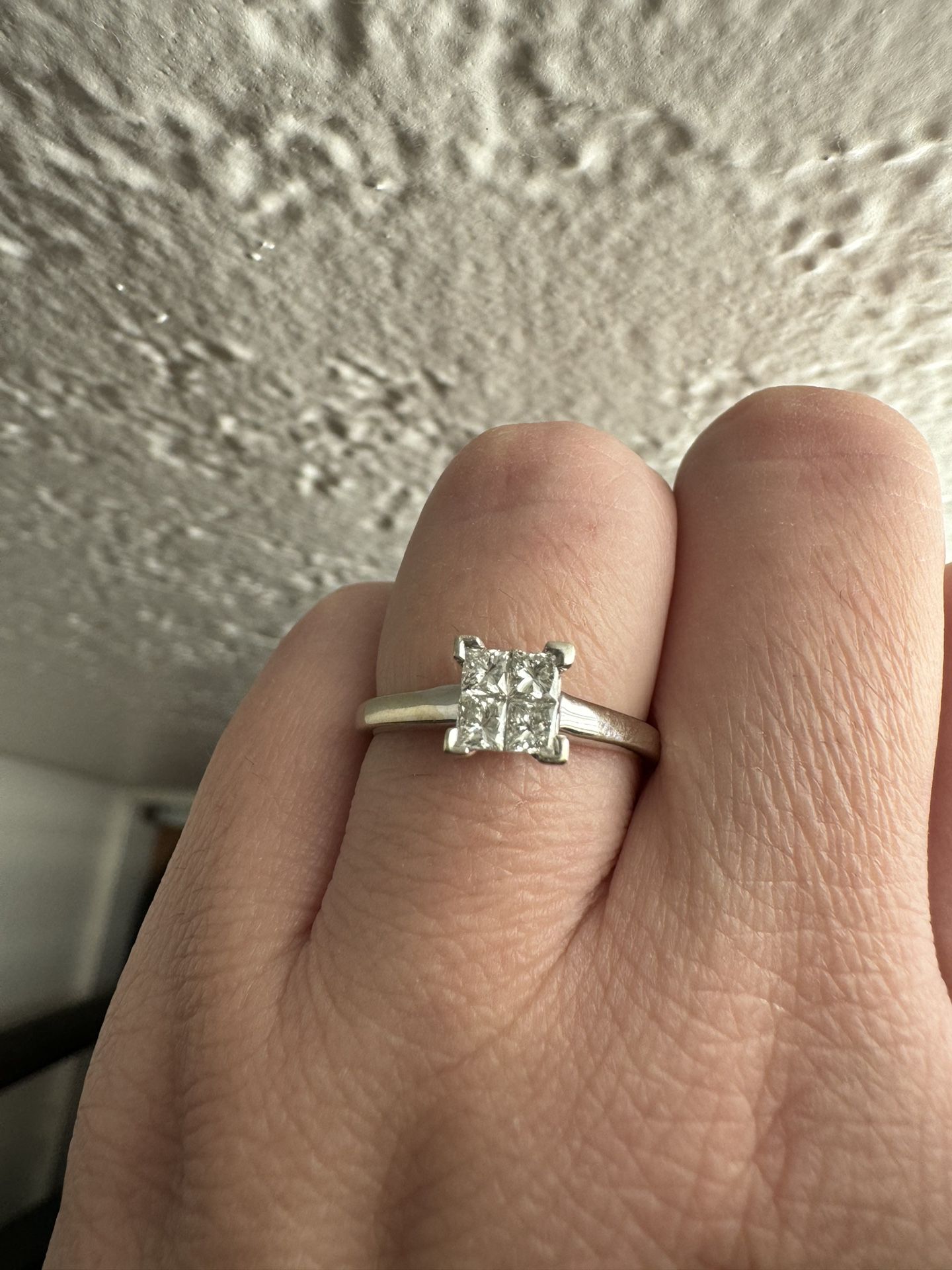 14K White Gold Diamond Ring 