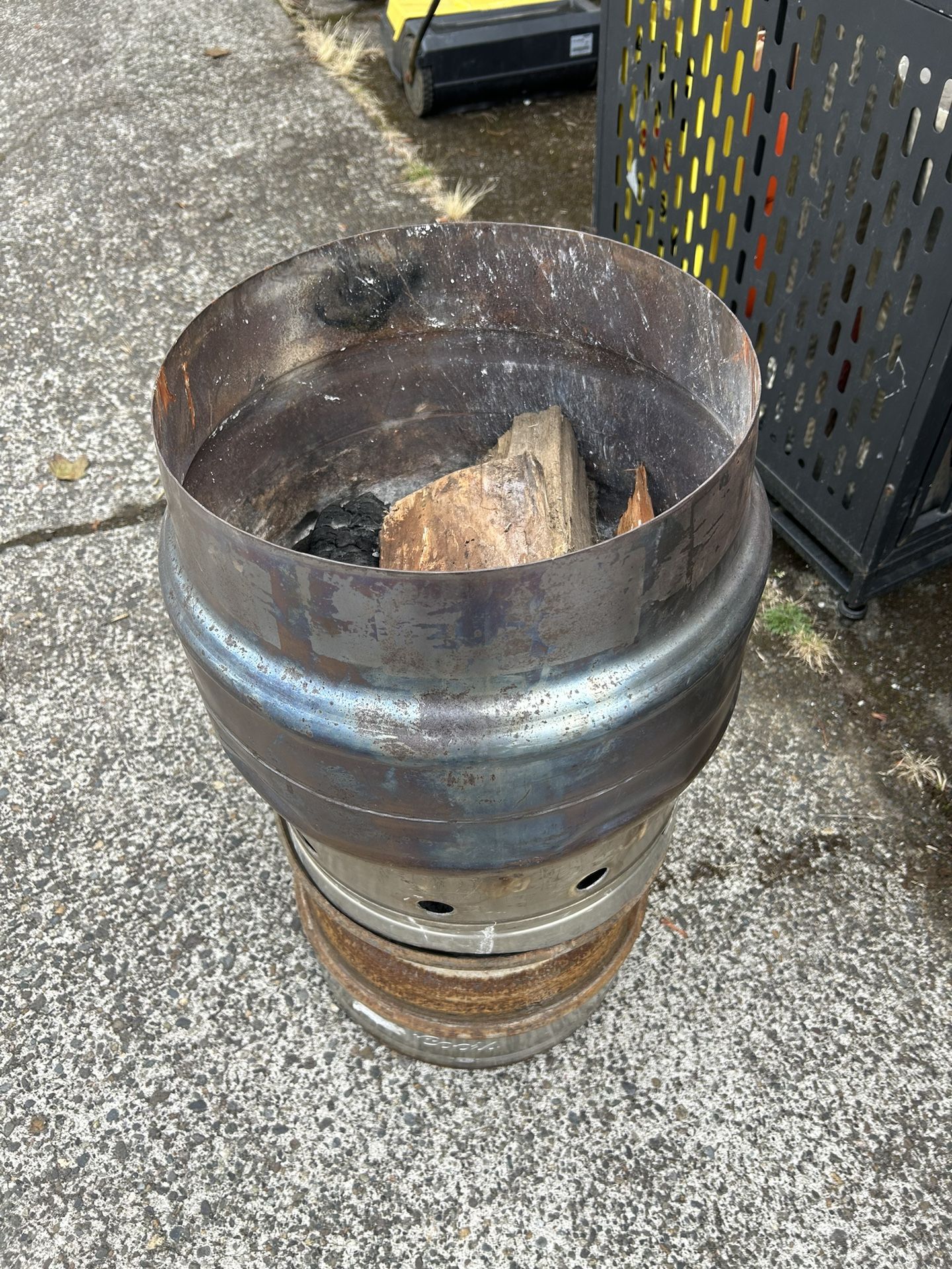 Handmade stainless steel beer keg fire pit. Works great. Great addition to the yard, especially with fall coming And the need to burn