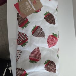 CUISINART Kitchen Towels (2) 18 X 28 STRAWBERRIES CHOCOLATE COVERED NWT