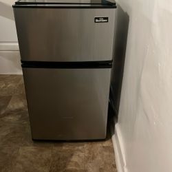 Garrison Compact Refrigerator & Freezer