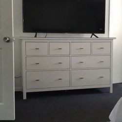 65” Samsung flat screen Smart TV 