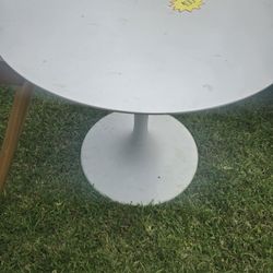 White Modern Table