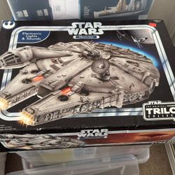 Star Wars Millennium Falcon 