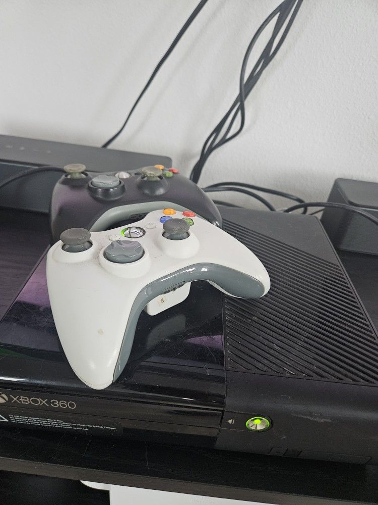 Xbox 360 With 2 Controllers And COD Black's Ops II