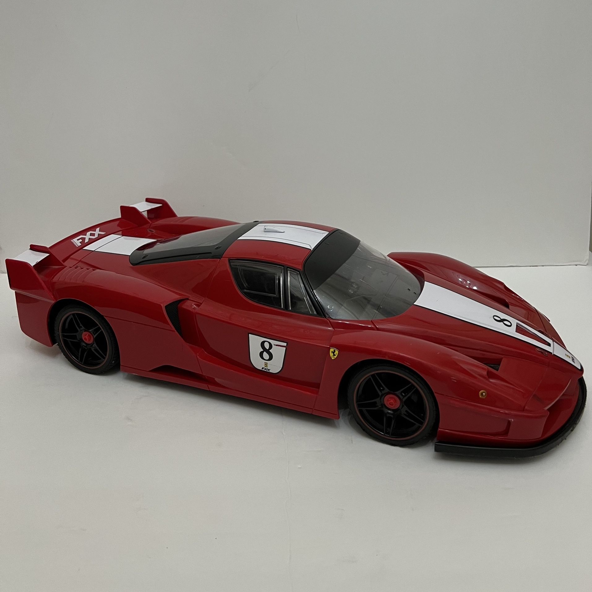 Xin Yu Arts Toys FERRARI FXX RC Car With Rechargeable Battery for