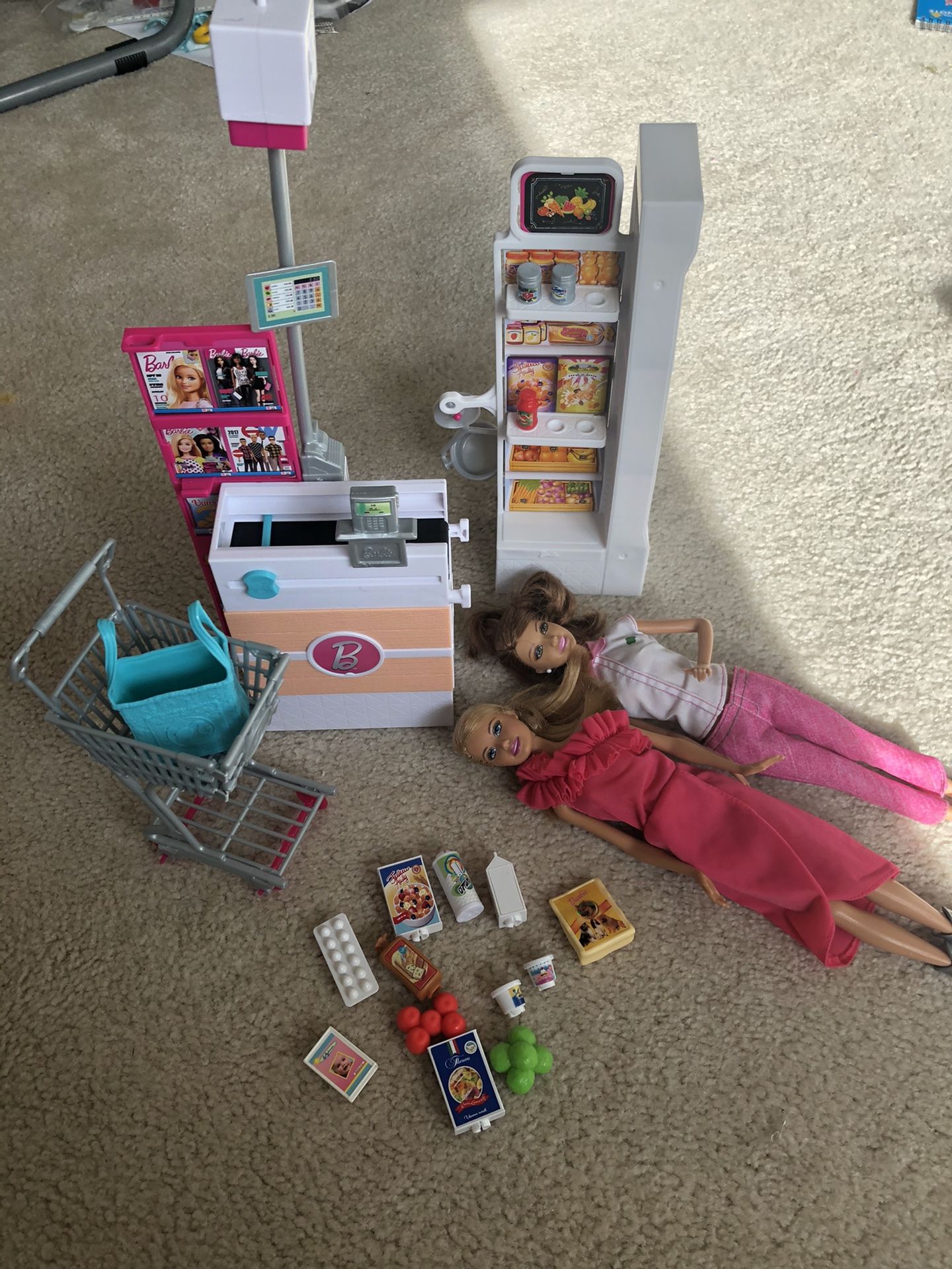 Barbie grocery store set with two barbies