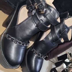 Black heel boots