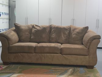 Couch set