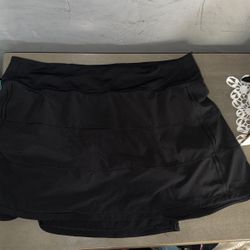 lululemon skirt size 10 in black 