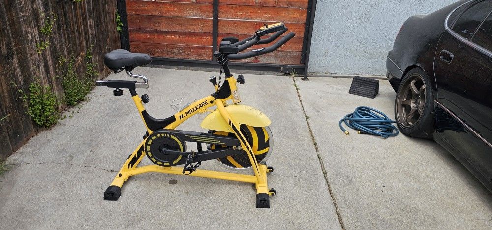 Maxkare Indoor Cycling Exercise Spin Bike 