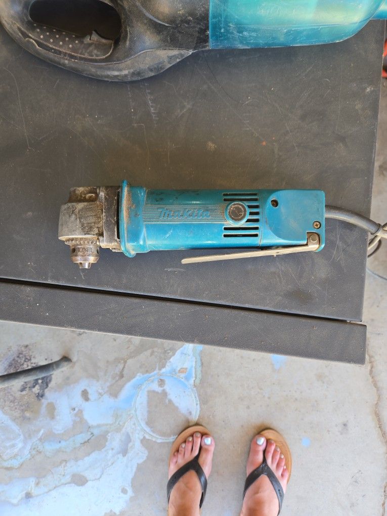 Makita 10mm Angle Drill, model DA3000