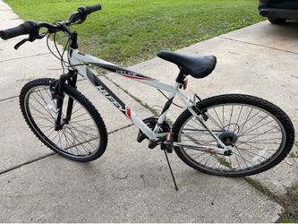 Huffy men’s incline bike in Melvindale