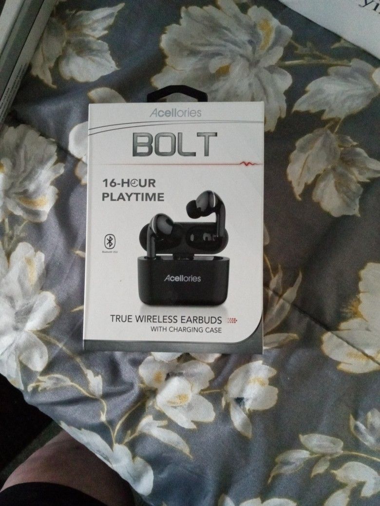 bolt earbuds with charging case