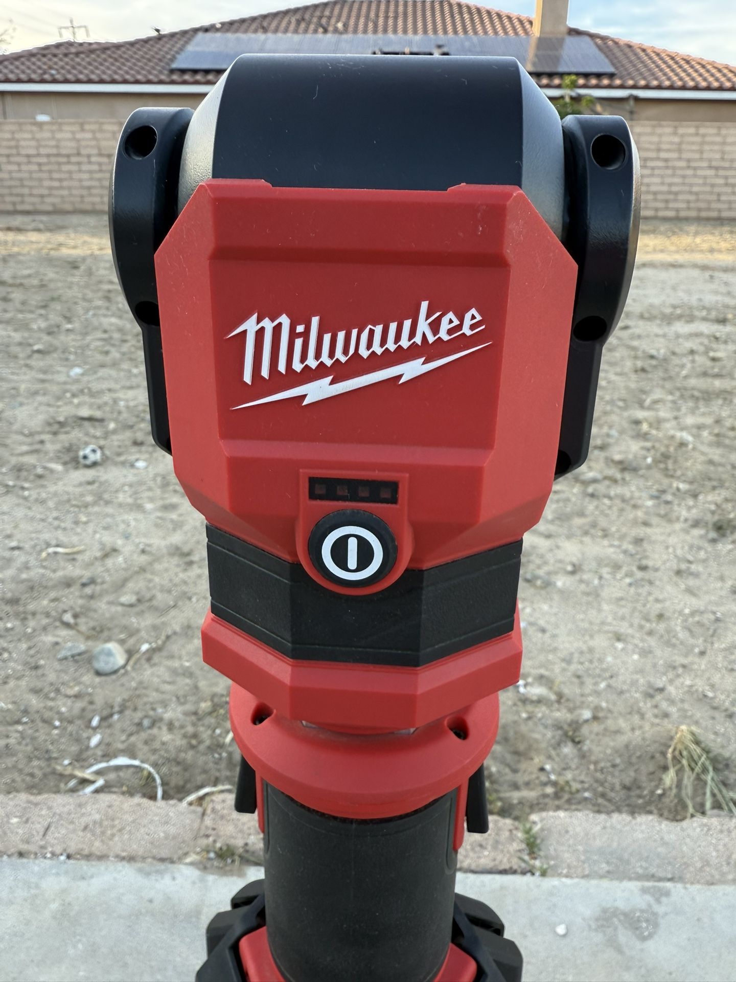 MILWAUKEE ROCKET LED WORK LIGHT M12