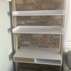 Justis Leaning / Ladder Desk 