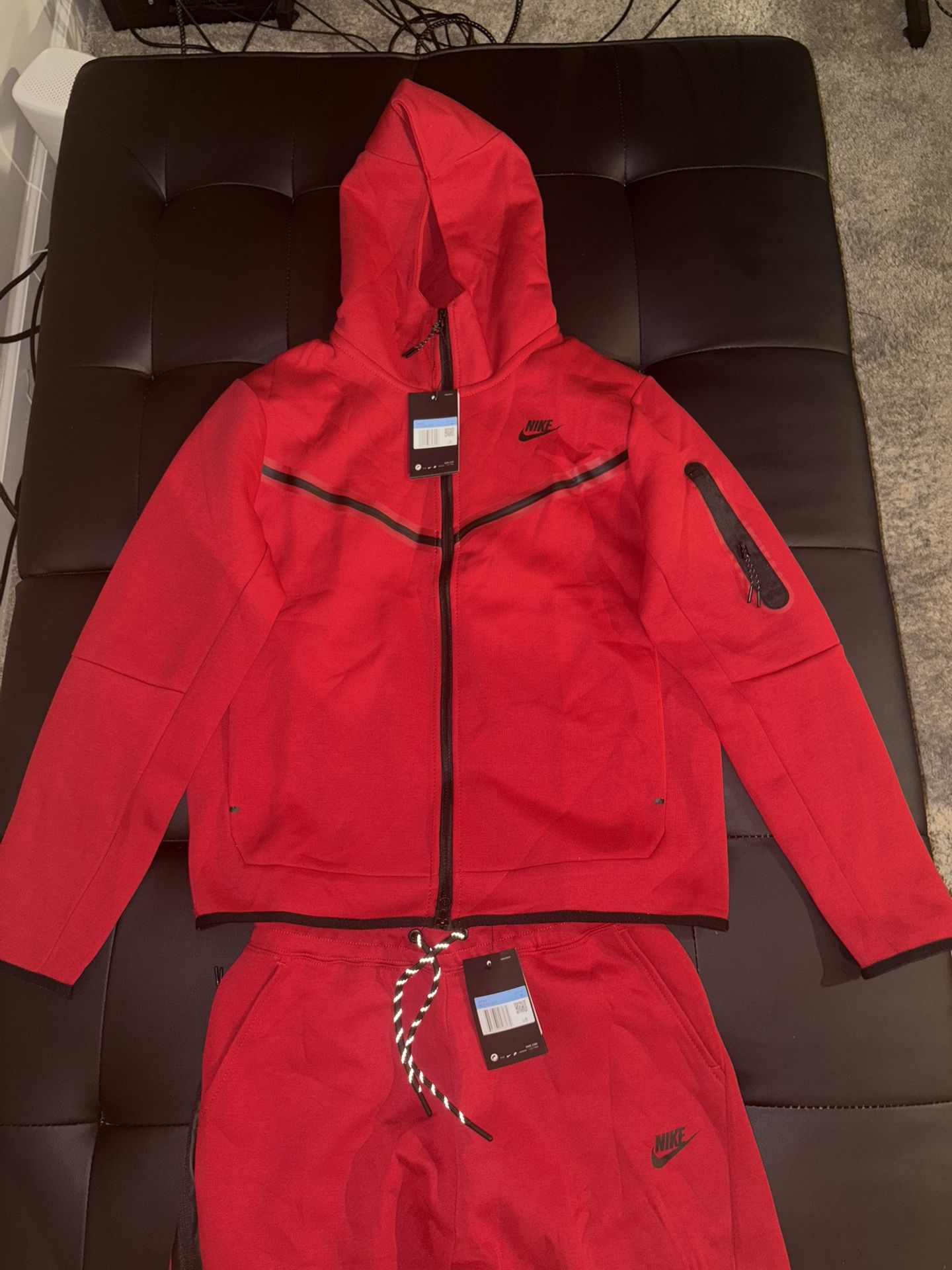 Nike Fleece Tech. Full Suit. Medium 