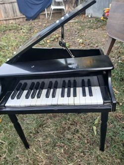 KIDS PIANO ITS A REAL PIANO  $20
