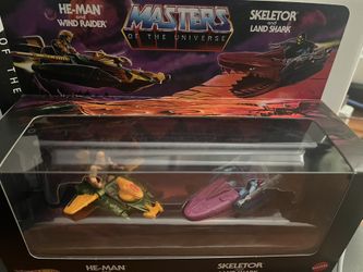 SDCC MOTU He Man Wind Raider Skeletor Land Shark Hot wheels!!!