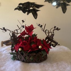 Metal reindeer holiday decoration